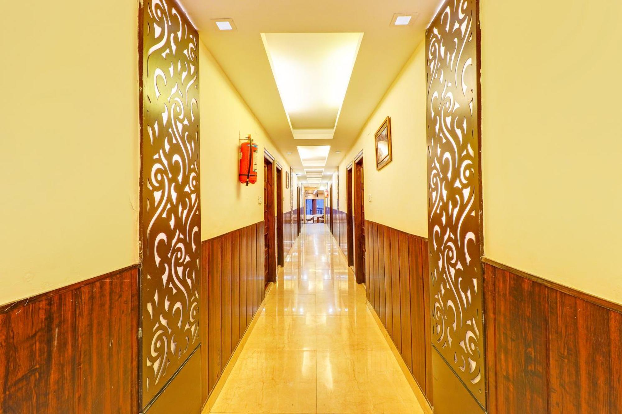 Hotel Super Collection O Pioneer à Mussoorie Extérieur photo